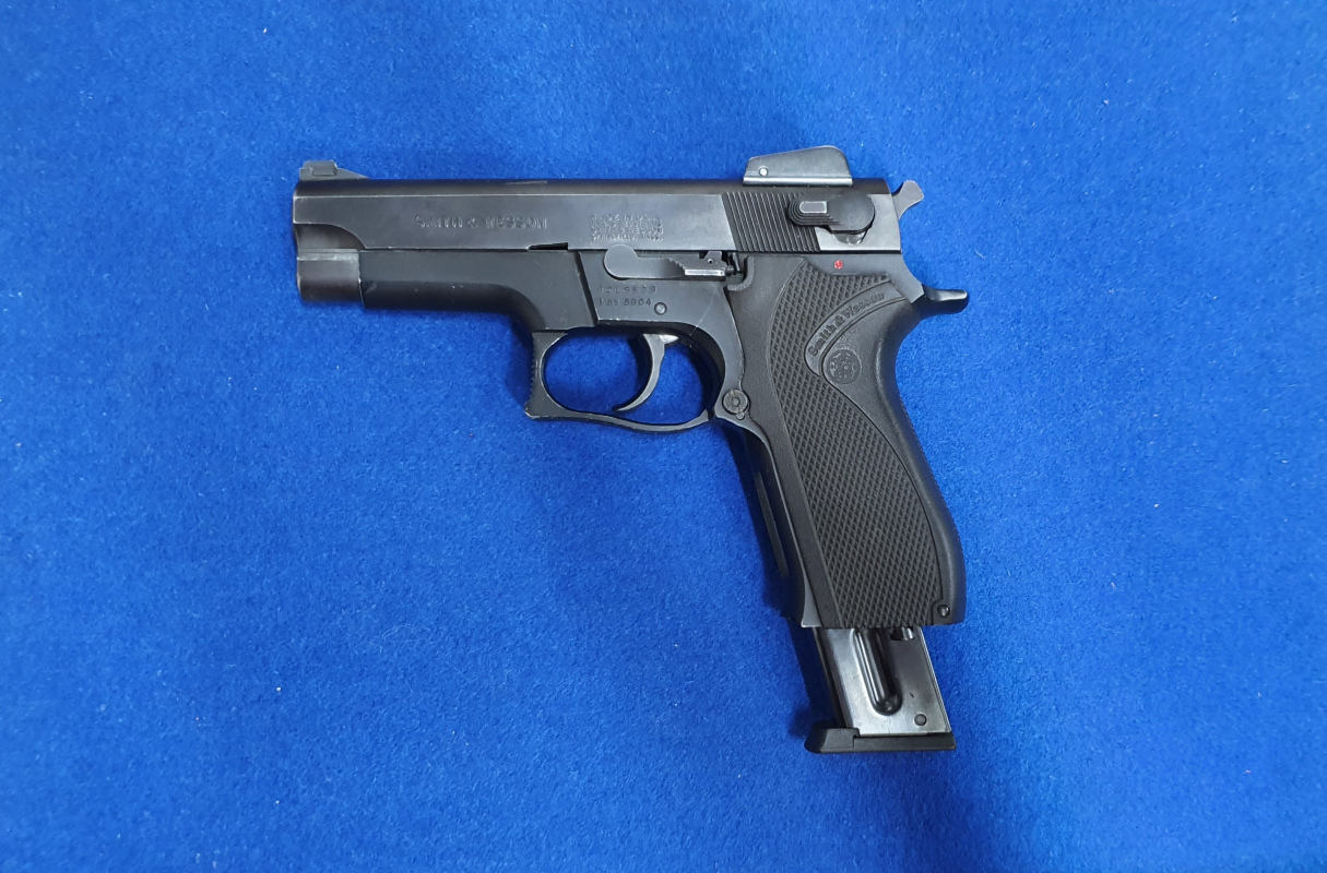 S&W 5904